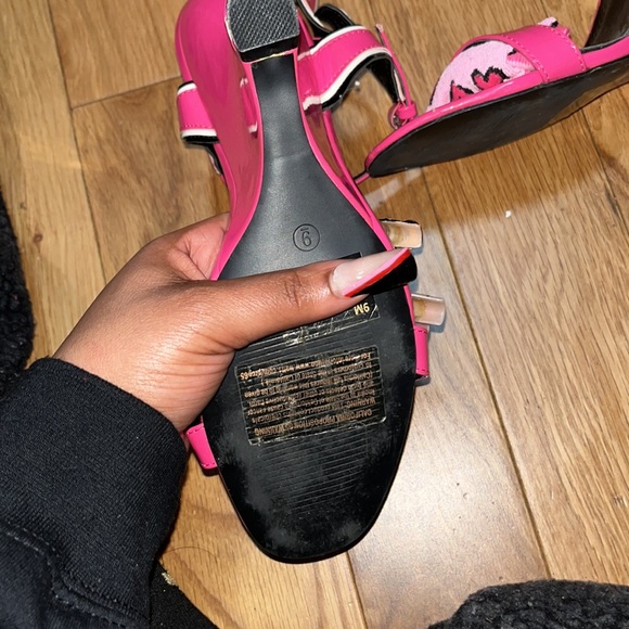 Selling my fire heels - Picture 4 of 4